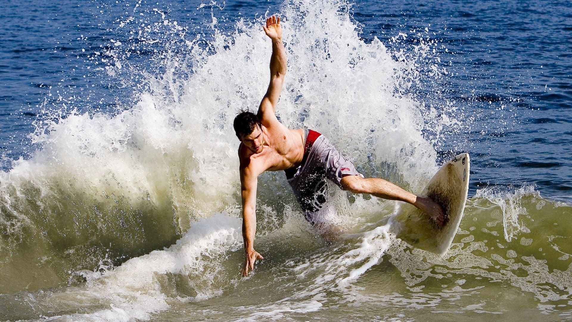 英雄联盟“巅峰之战”超级总决赛引爆眼球，lol之决战巅峰